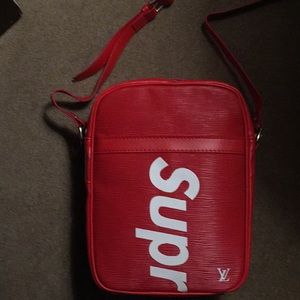 Lv supreme Bag UA price represents authenticity